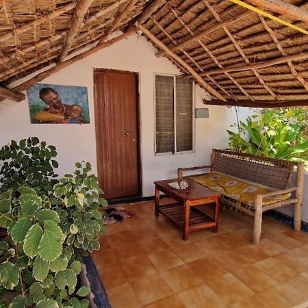 Caveman Lodge Kizimkazi Bagian luar foto