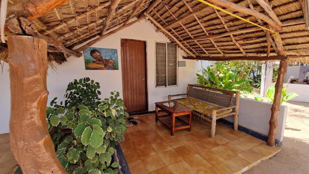 Caveman Lodge Kizimkazi Bagian luar foto