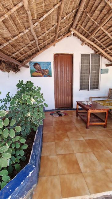 Caveman Lodge Kizimkazi Bagian luar foto