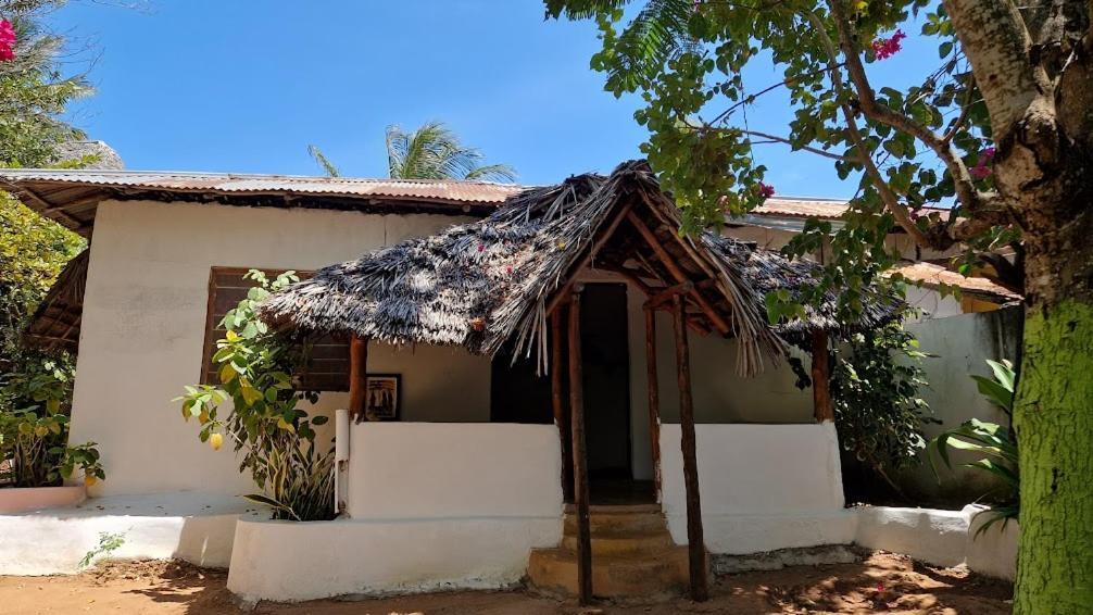 Caveman Lodge Kizimkazi Bagian luar foto